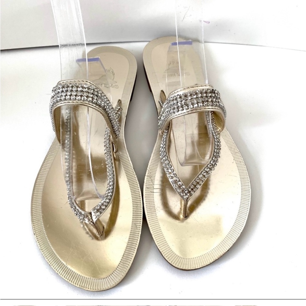 Sale🎉NWOT- Aloha Island Silver Rhinestone Sandals